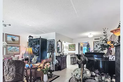 208 Wellington E, West Palm Beach, FL 33417 - Photo 7