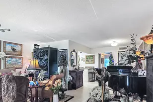 208 Wellington E, West Palm Beach, FL 33417 - Photo 7