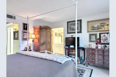 208 Wellington E, West Palm Beach, FL 33417 - Photo 9