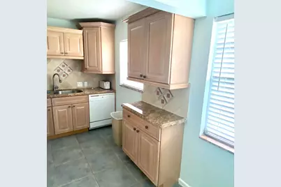 392 Brighton J, Boca Raton, FL 33434 - Photo 5