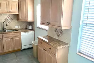 392 Brighton J, Boca Raton, FL 33434 - Photo 5