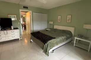 407 Greenbrier A, West Palm Beach, FL 33417 - Photo 11