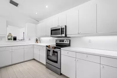 790 Clearbrook Park Circle, Delray Beach, FL 33445 - Photo 11