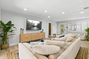 8110 W Lake Dr, West Palm Beach, FL 33406 - Photo 9