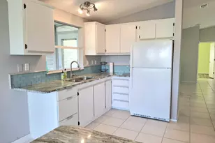 8483 Schefflera Ct, Port Saint Lucie, FL 34952 - Photo 7
