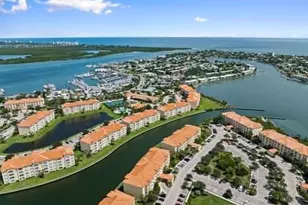 18 Harbour Isle Dr W, Fort Pierce, FL 34949 - Photo 25