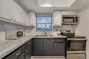 2775 Dudley Dr W, West Palm Beach, FL 33415 - Photo 11