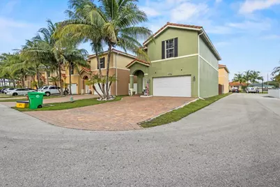 3325 Elizabeth Place S, Lake Worth, FL 33461 - Photo 5