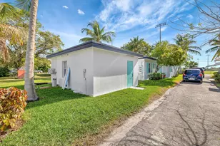 325 De Carie St, Delray Beach, FL 33444 - Photo 25