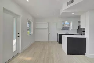 325 E Decarie St, Delray Beach, FL 33444 - Photo 9