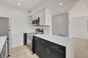 325 E Decarie St, Delray Beach, FL 33444 - Photo 13