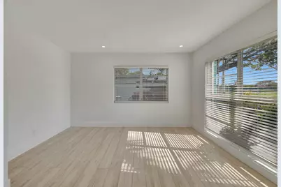 325 E Decarie Street, Delray Beach, FL 33444 - Photo 7