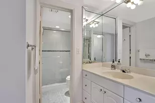 1069 Hillsboro Mile, Pompano Beach, FL 33062 - Photo 9