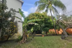 8741 SW 10th St, Pembroke Pines, FL 33025 - Photo 15