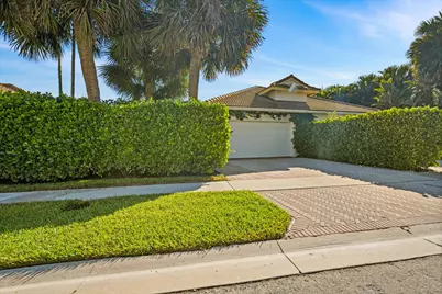 2940 Twin Oaks Way, Wellington, FL 33414 - Photo 3