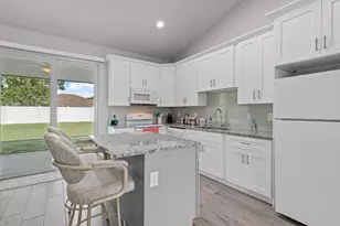 1825 SW Effland Ave, Port Saint Lucie, FL 34953 - Photo 9