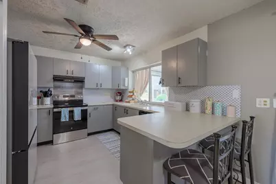 2349 SE Avalon Road, Port Saint Lucie, FL 34952 - Photo 7