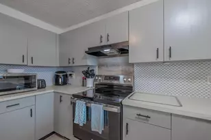 2349 SE Avalon Rd, Port Saint Lucie, FL 34952 - Photo 9