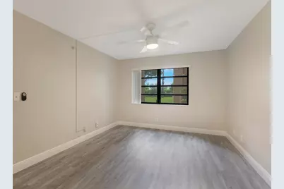 4760 Lucerne Lakes Boulevard W #104, Lake Worth, FL 33467 - Photo 3