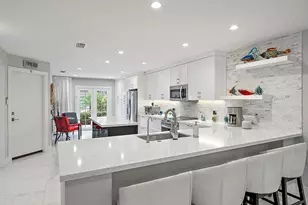 7 Grand Bay Cir, Juno Beach, FL 33408 - Photo 9