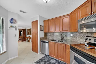 801 Harbour Pointe Way, Greenacres, FL 33413 - Photo 5