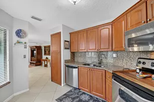 801 Harbour Pointe Way, Greenacres, FL 33413 - Photo 5