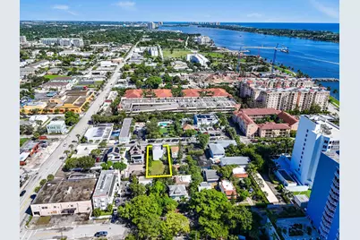 322 N Lakeside Court, West Palm Beach, FL 33407 - Photo 3