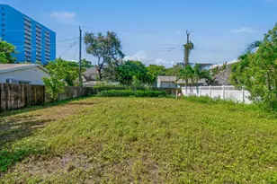 322 N Lakeside Ct, West Palm Beach, FL 33407 - Photo 35