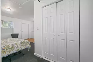 322 N Lakeside Ct, West Palm Beach, FL 33407 - Photo 15