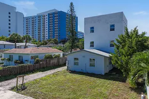 322 N Lakeside Ct, West Palm Beach, FL 33407 - Photo 7