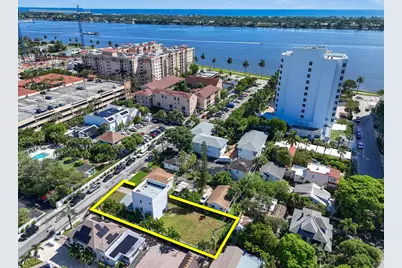 322 N Lakeside Court, West Palm Beach, FL 33407 - Photo 1