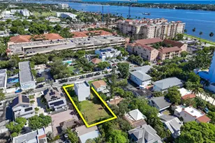 322 N Lakeside Ct, West Palm Beach, FL 33407 - Photo 5