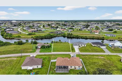 2616 NW 4th Place, Cape Coral, FL 33993 - Photo 9