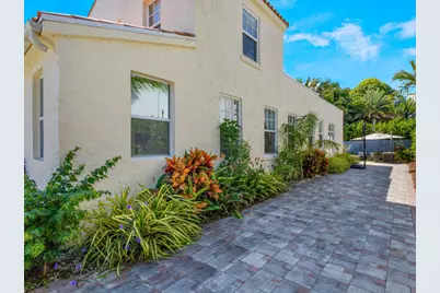 910 NE 2nd Avenue, Delray Beach, FL 33444 - Photo 43