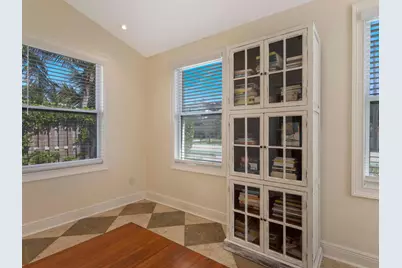 910 NE 2nd Avenue, Delray Beach, FL 33444 - Photo 11