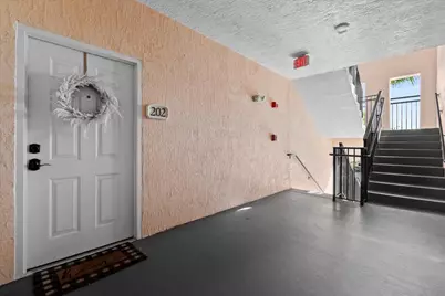 2808 Amalei Drive #202, Palm Beach Gardens, FL 33410 - Photo 3