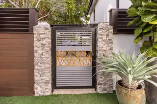 290 NW 6th St, Boca Raton, FL 33432 - Photo 57