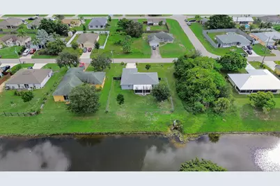 2086 SW Monterrey Lane, Port Saint Lucie, FL 34953 - Photo 3