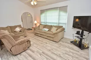 362 SW De Gouvea Terrace, Port Saint Lucie, FL 34984 - Photo 5