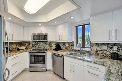 100 SE 5th Avenue #406, Boca Raton, FL 33432 - Photo 9