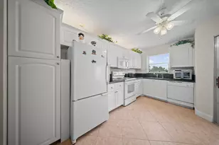 3959 Via Poinciana, Lake Worth, FL 33467 - Photo 7