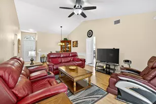 11215 Clayridge Dr, Tampa, FL 33635 - Photo 7