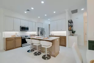 2005 Bridgepointe Cir, Vero Beach, FL 32967 - Photo 1