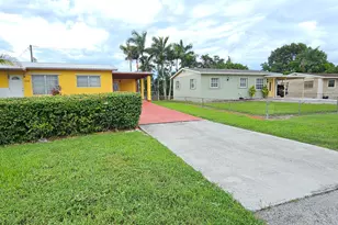 632 SW 13th St, Belle Glade, FL 33430 - Photo 1
