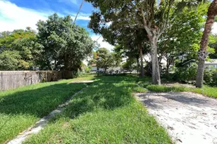 1360 10th St, West Palm Beach, FL 33401 - Photo 15