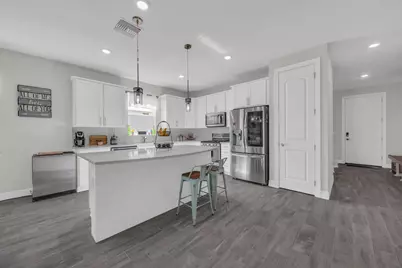 10389 SW Captiva Drive, Port Saint Lucie, FL 34987 - Photo 9