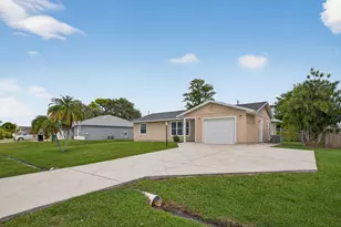 2273 SE Melaleuca Blvd, Port Saint Lucie, FL 34952 - Photo 3