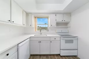 2567 Dudley Dr W, West Palm Beach, FL 33415 - Photo 15