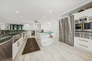 8 Woodbrook Cir, West Palm Beach, FL 33401 - Photo 15