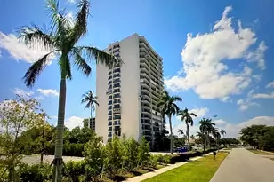 2425 Presidential Way, West Palm Beach, FL 33401 - Photo 31